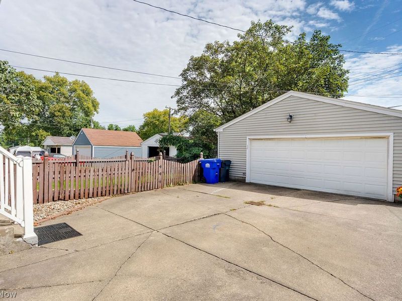 419 Hayes Avenue, Mc Donald, OH 44437 Photo 6