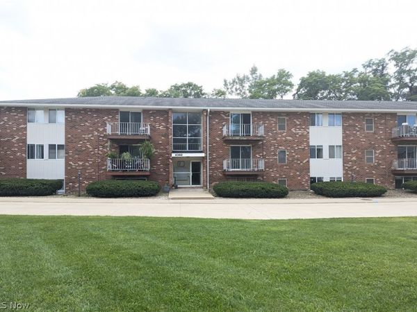 4360 Inner Circle Drive , Unit B14, Brunswick, OH 44212