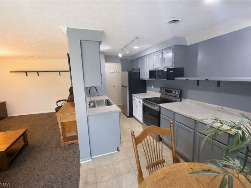 4360 Inner Circle Drive, Unit B14, Brunswick, OH 44212 Photo 5