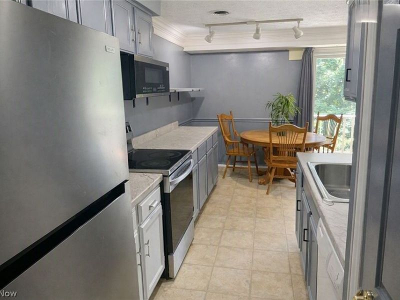 4360 Inner Circle Drive, Unit B14, Brunswick, OH 44212 Photo 7