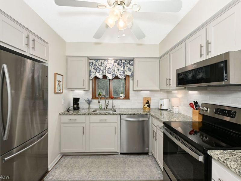 200 Granger Road, Unit 14, Medina, OH 44256 Photo 9