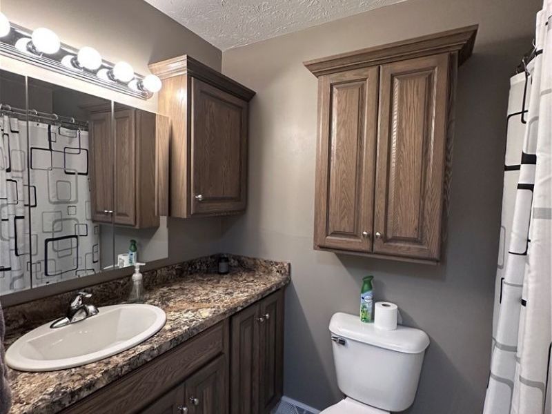 2802 Ivy Hill Circle, Unit D, Cortland, OH 44410 Photo 3