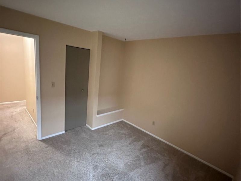 2802 Ivy Hill Circle, Unit D, Cortland, OH 44410 Photo 6
