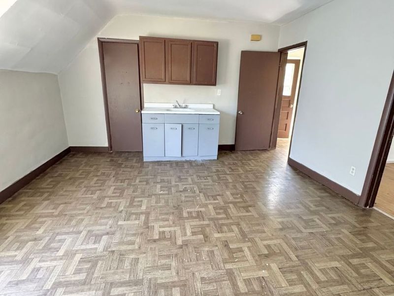 10012 Orleans Avenue, Cleveland, OH 44105 Photo 8