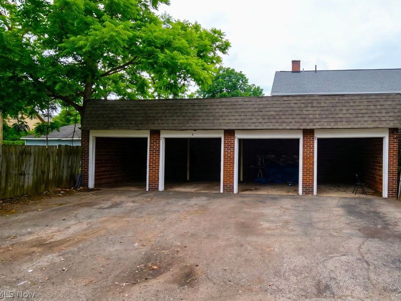 3452 Bosworth Road, Cleveland, OH 44111 Photo 2