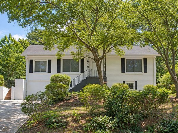 3160 Lake Avenue, Hapeville, GA 30354