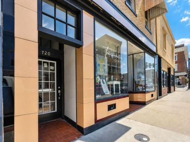 720 Main St Street, Paris, KY 40361