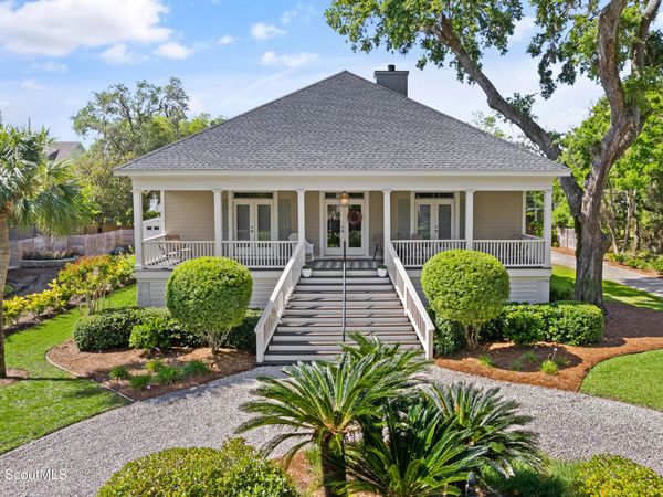 234 Mcintosh Avenue , St. Simons Island, GA 31522