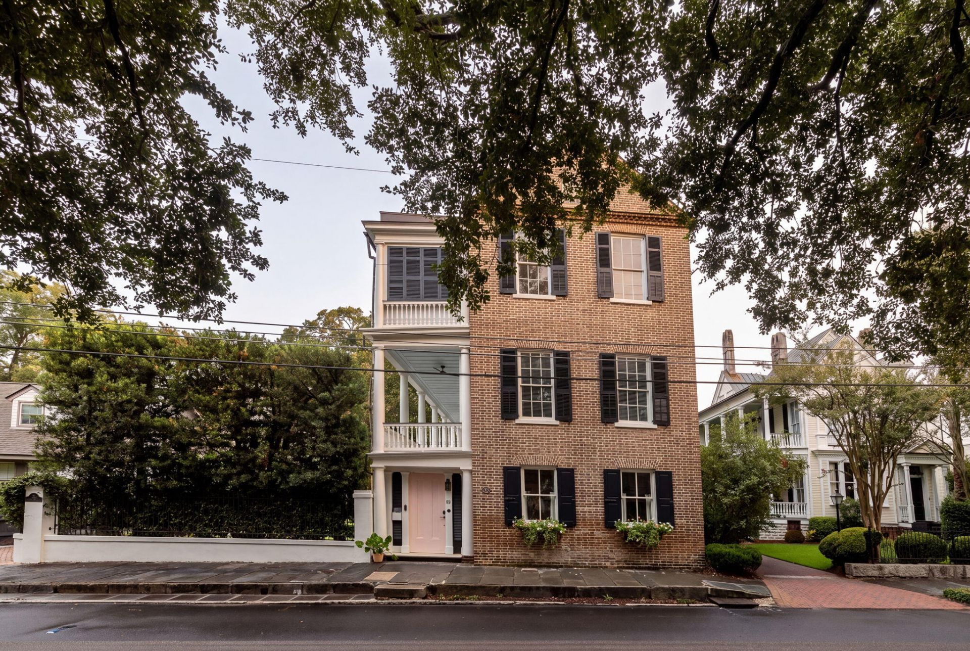 89 Ashley Avenue Photo 4