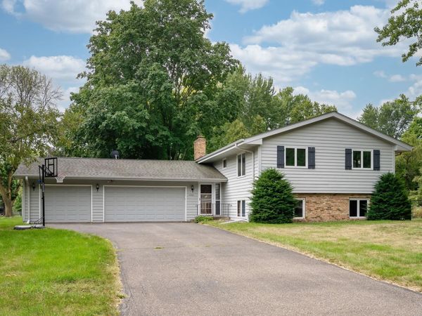 16501 29th Avenue N, Plymouth, MN 55447