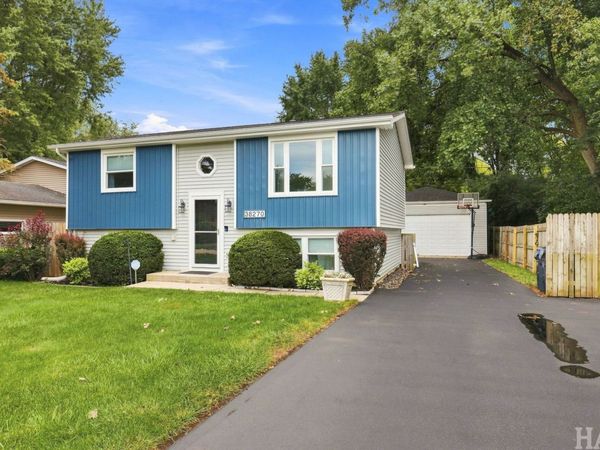 38270 N North Shore Avenue , Beach Park, IL 60087