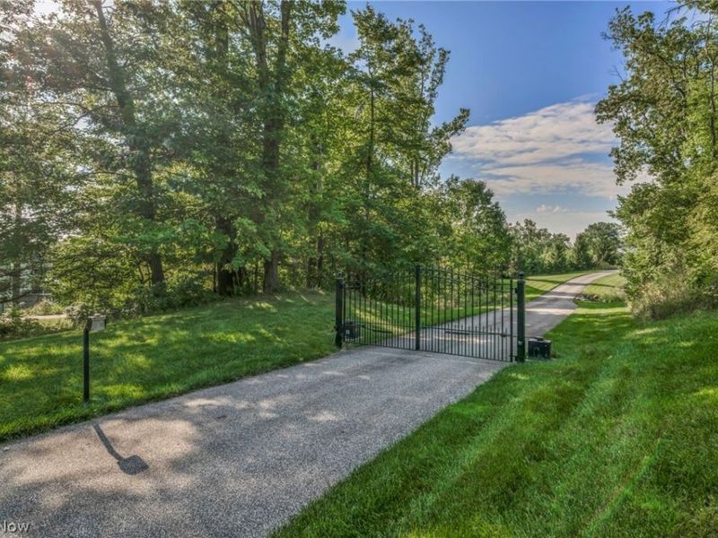 6610 E Wallings Road, Brecksville, OH 44141 Photo 5