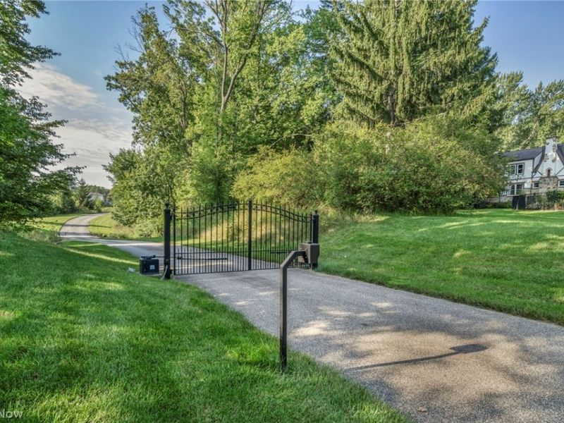 6610 E Wallings Road, Brecksville, OH 44141 Photo 6