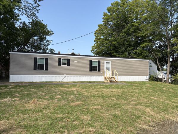 11 Center Street , Dexter, ME 04930