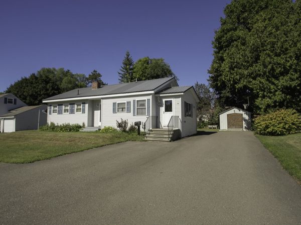 48 Beech Street , East Millinocket, ME 04430