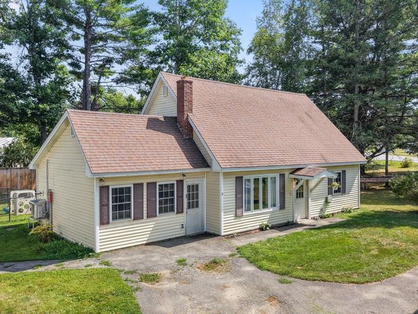 3 Pine Street , Newport, ME 04953