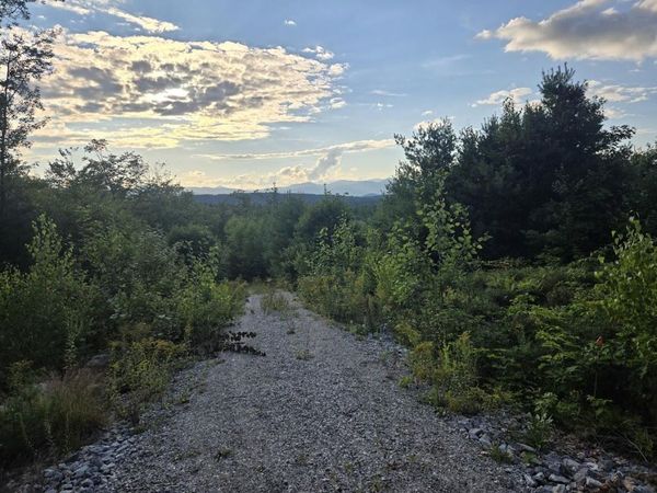 8 Carsons Way , Sweden, ME 04040
