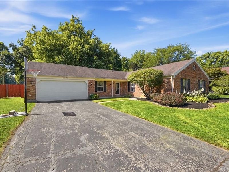 3321 Pebble Creek Drive, Dayton, OH 45432 Photo 3