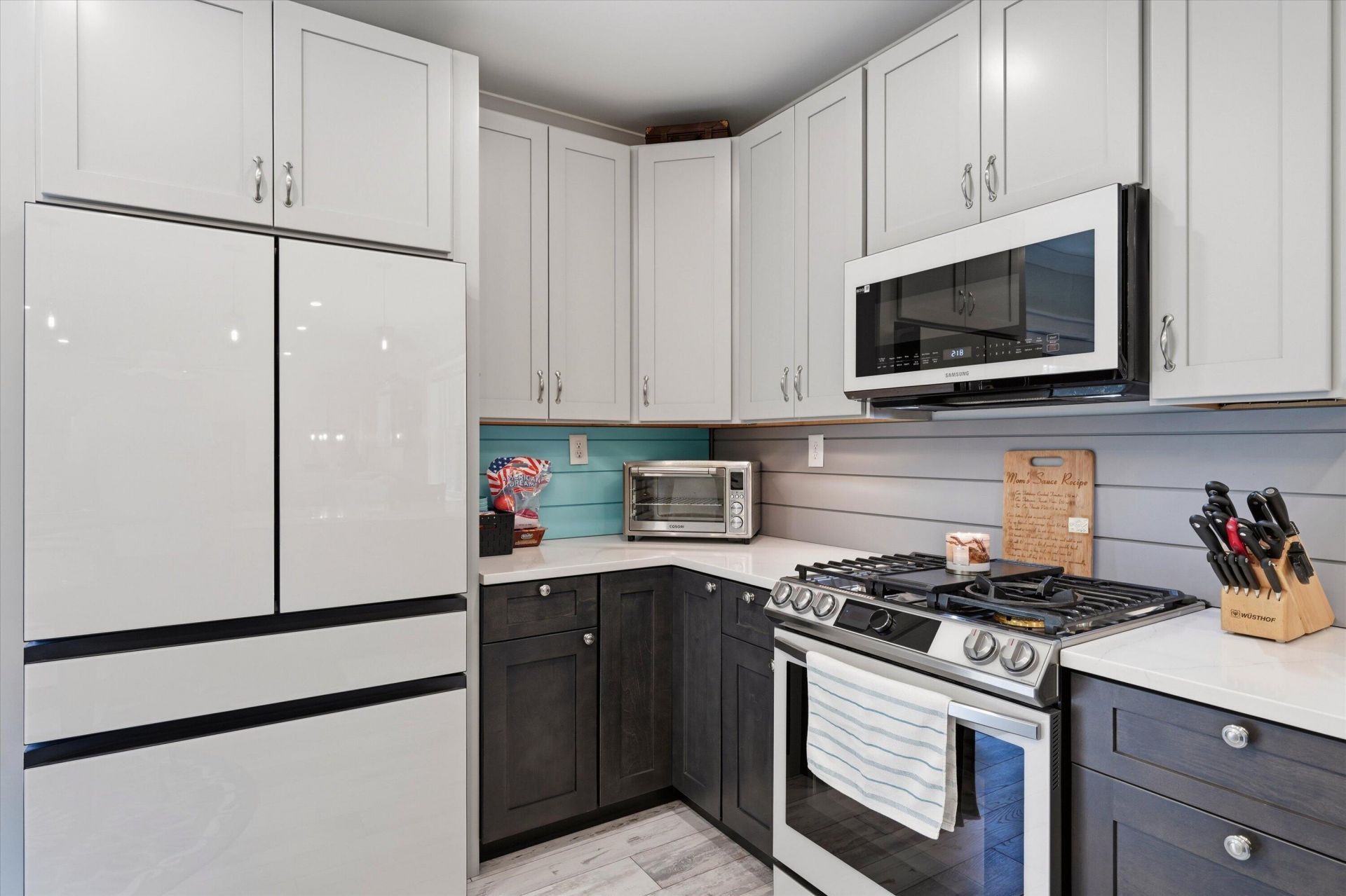 8246 Oyster Factory Road Photo 14