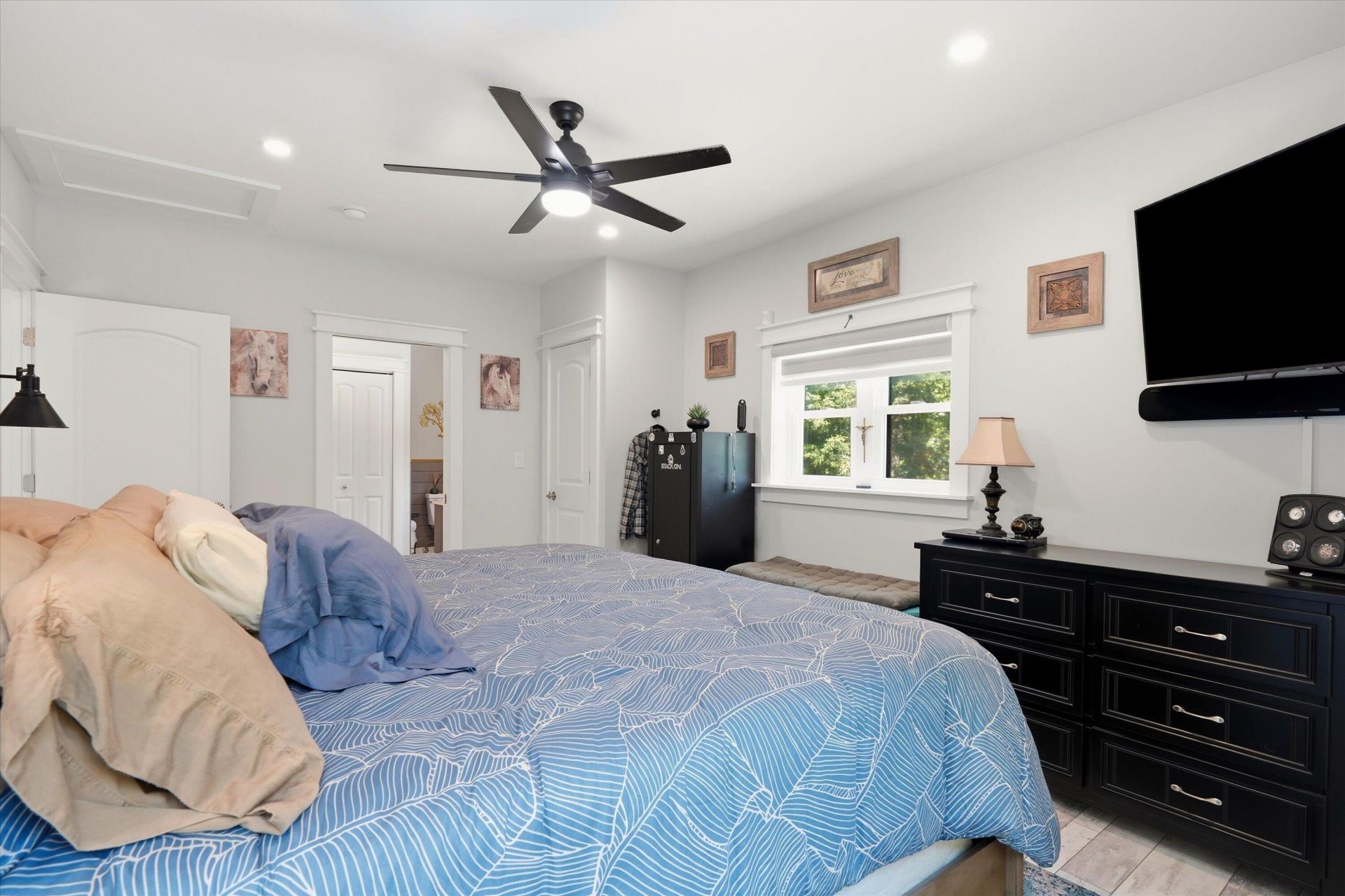 8246 Oyster Factory Road Photo 23