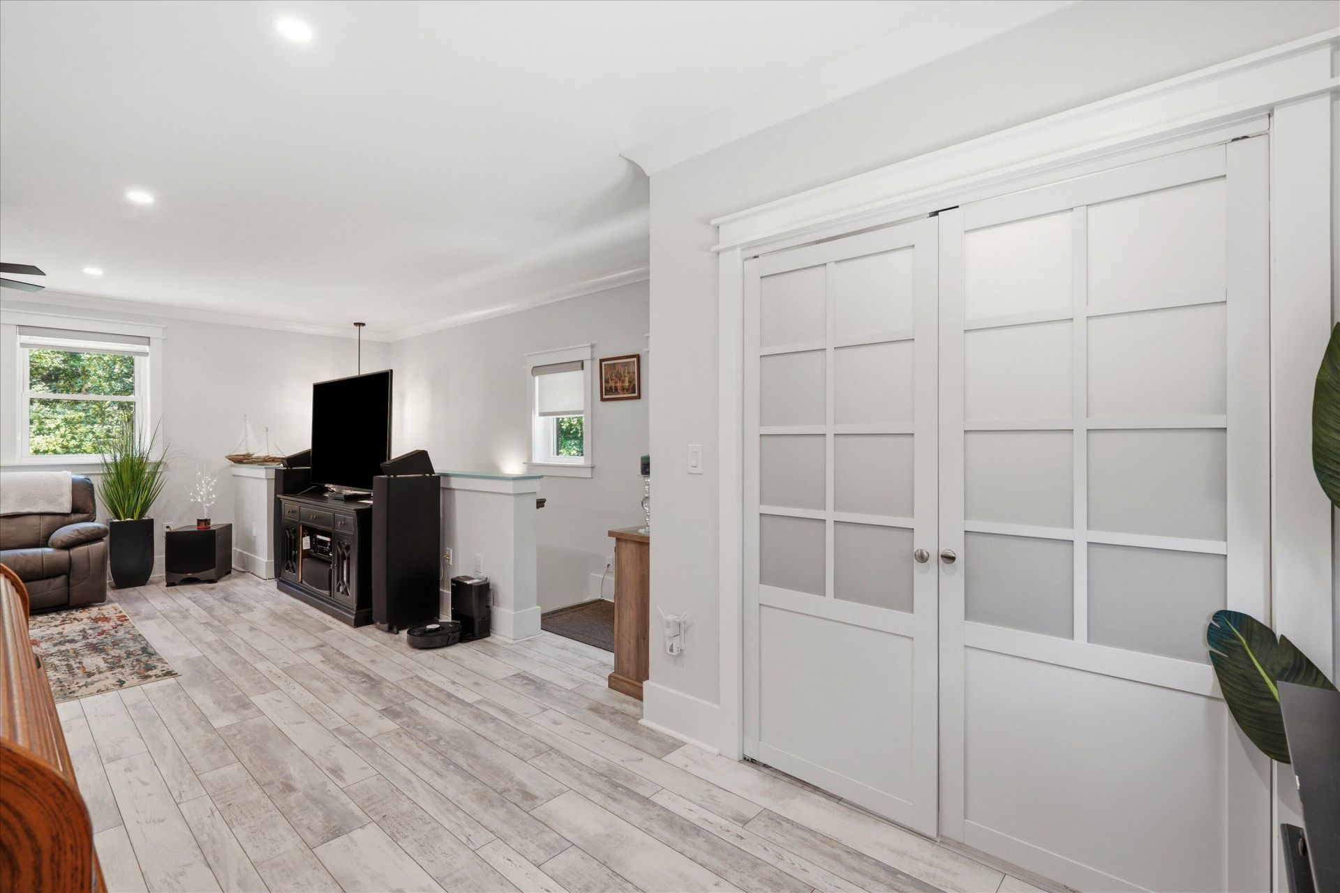 8246 Oyster Factory Road Photo 28