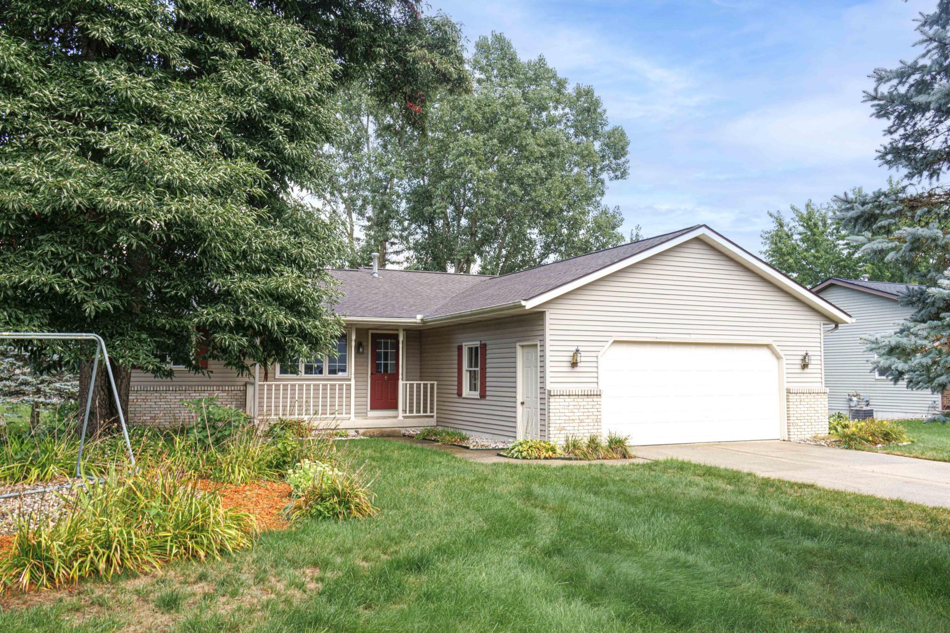 7446 Woodside Drive, Hudsonville, MI 49426 Main Photo