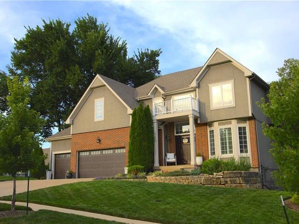 21310 W 81st Place, Lenexa, KS 66220