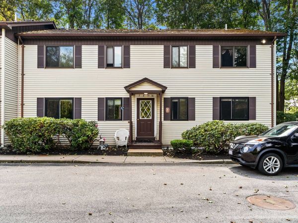 16 Cleveland Place, Unit 8, Gloucester, MA 01930