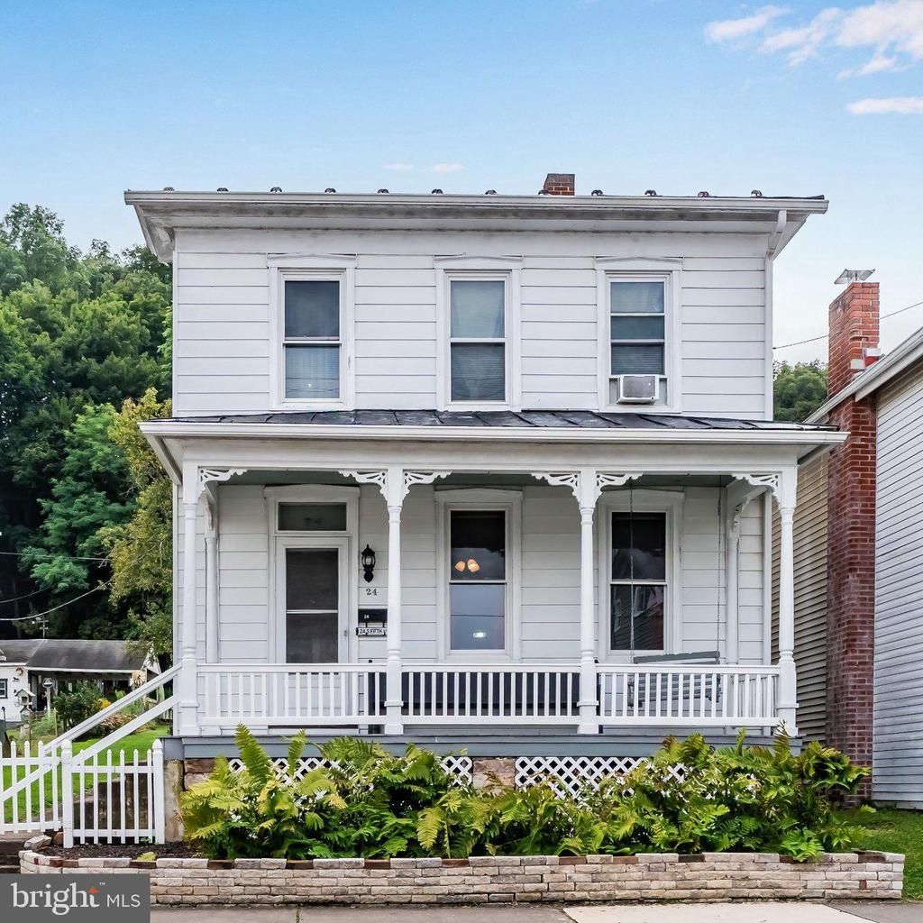 24 S 5TH STREET , NEWPORT, PA 17074