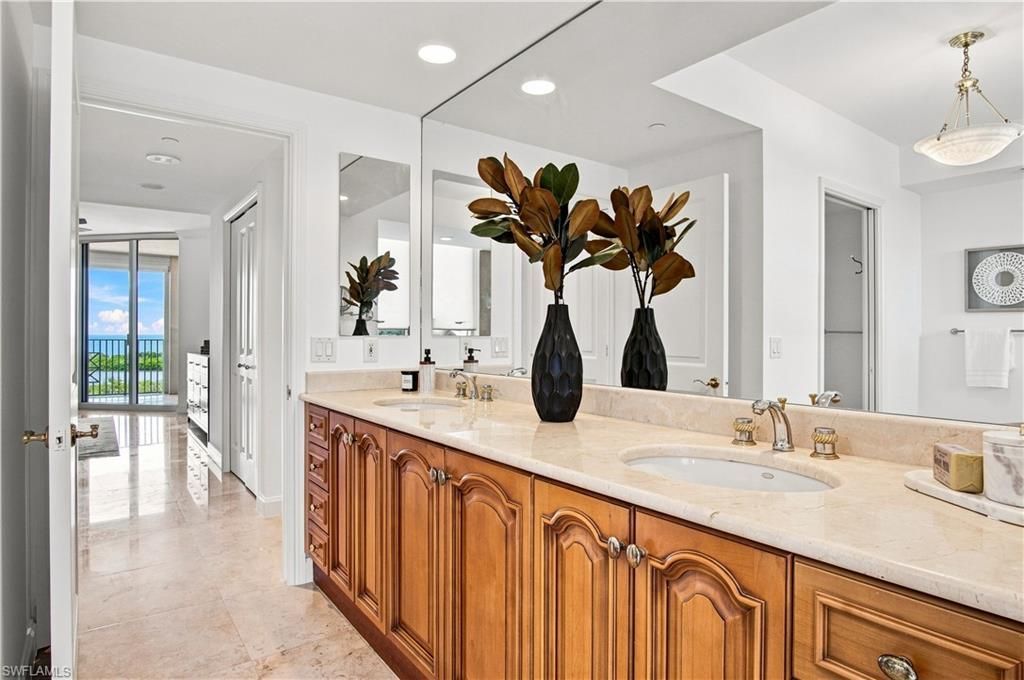 6597 Nicholas Blvd , Unit 1005, Naples, FL 34108 Photo