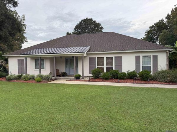 3433 Emily Dr, Port Allen, LA 70767