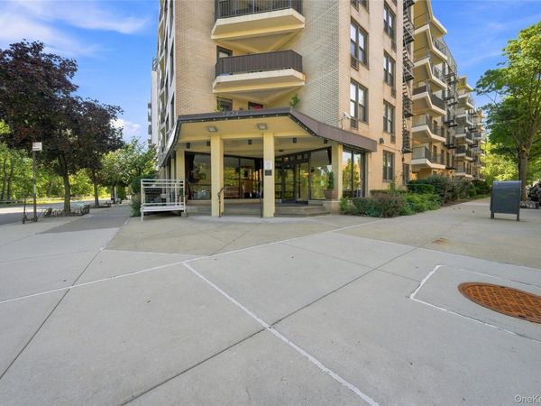 1874 Pelham Pkway S , Unit 2N, Bronx, NY 10461