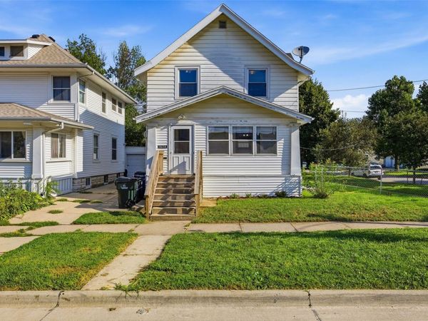 1624 6th Avenue SE, Cedar Rapids, IA 52402