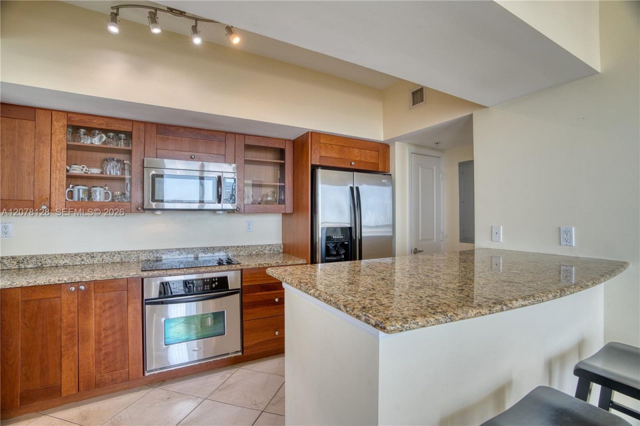 815 NW Flagler Ave, Unit 305, Stuart, FL 34994 Photo