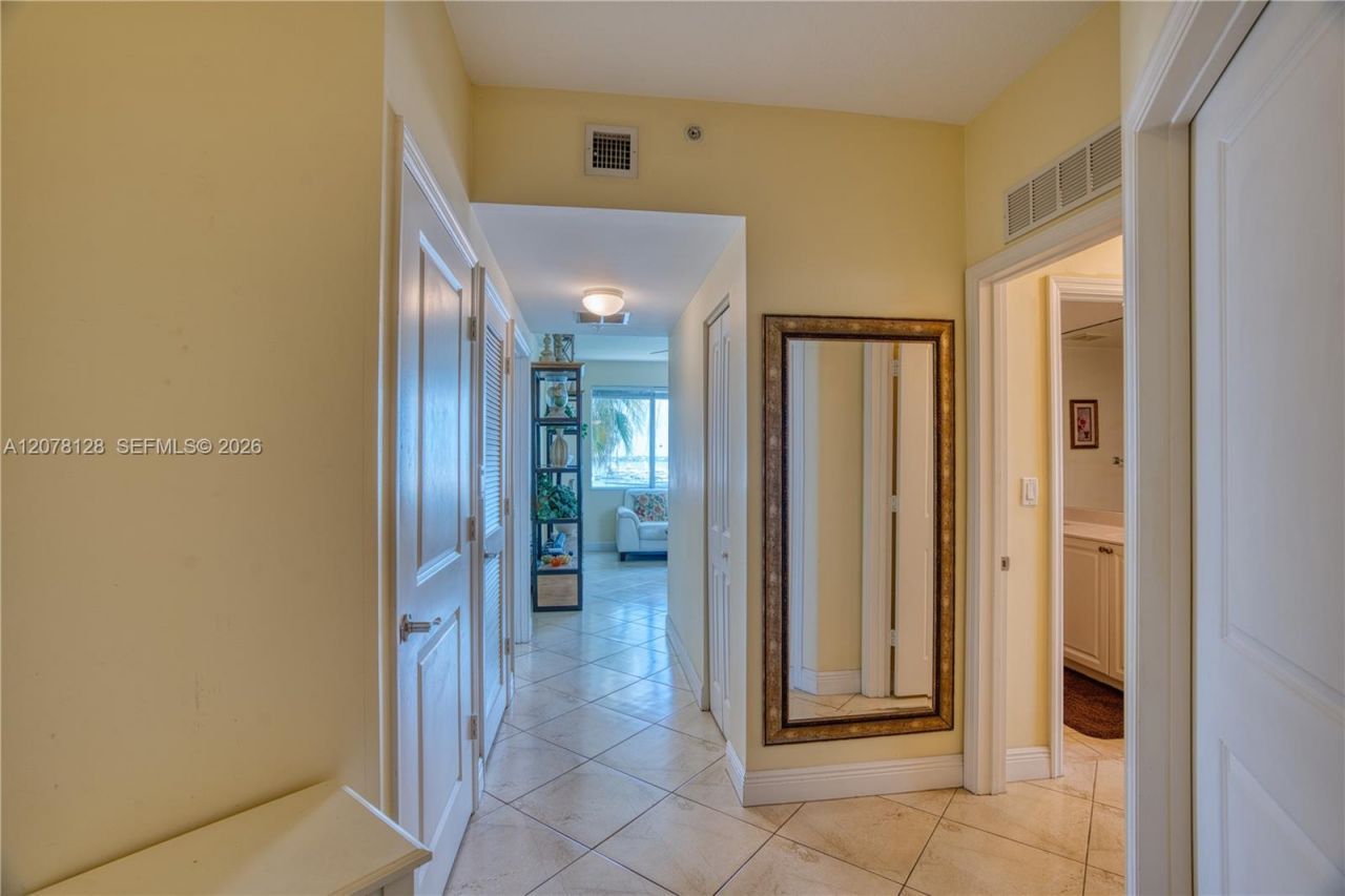 815 NW Flagler Ave, Unit 305, Stuart, FL 34994 Photo