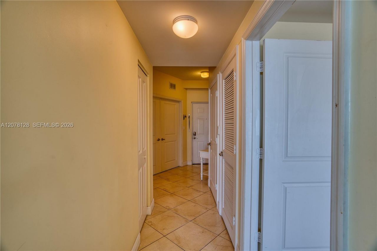 815 NW Flagler Ave, Unit 305, Stuart, FL 34994 Photo