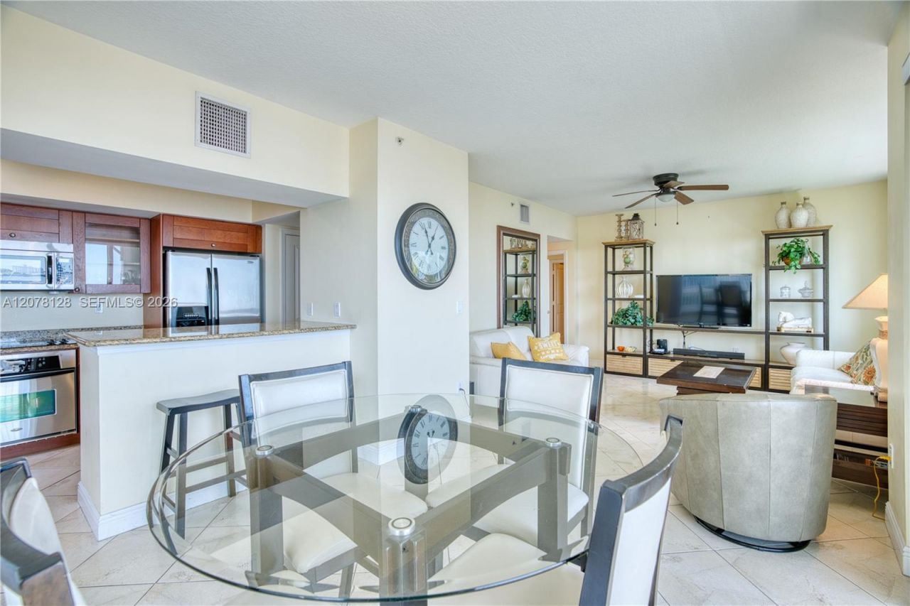 815 NW Flagler Ave, Unit 305, Stuart, FL 34994 Photo