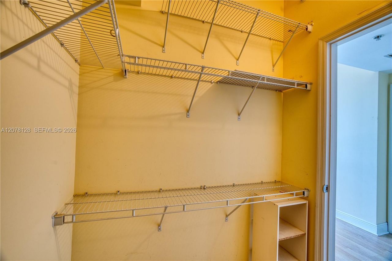 815 NW Flagler Ave, Unit 305, Stuart, FL 34994 Photo