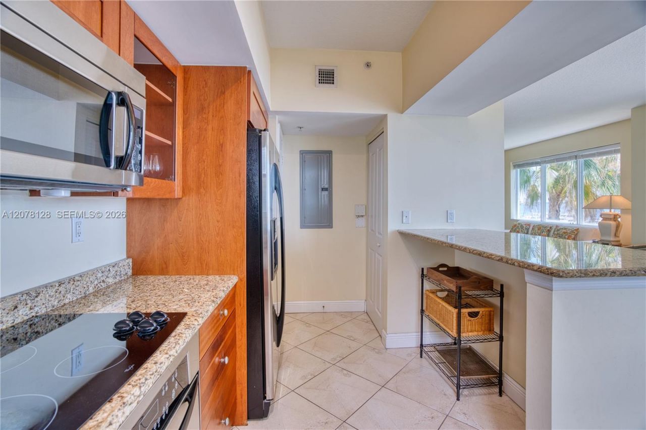 815 NW Flagler Ave, Unit 305, Stuart, FL 34994 Photo
