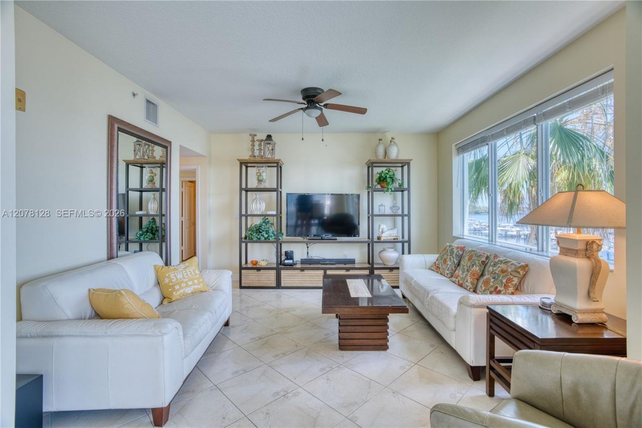 815 NW Flagler Ave, Unit 305, Stuart, FL 34994 Photo