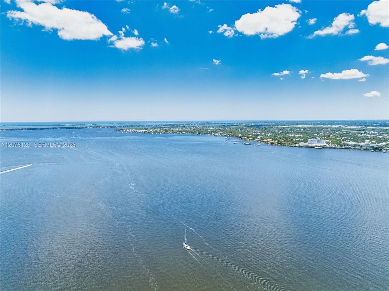 815 NW Flagler Ave, Unit 305, Stuart, FL 34994 Photo