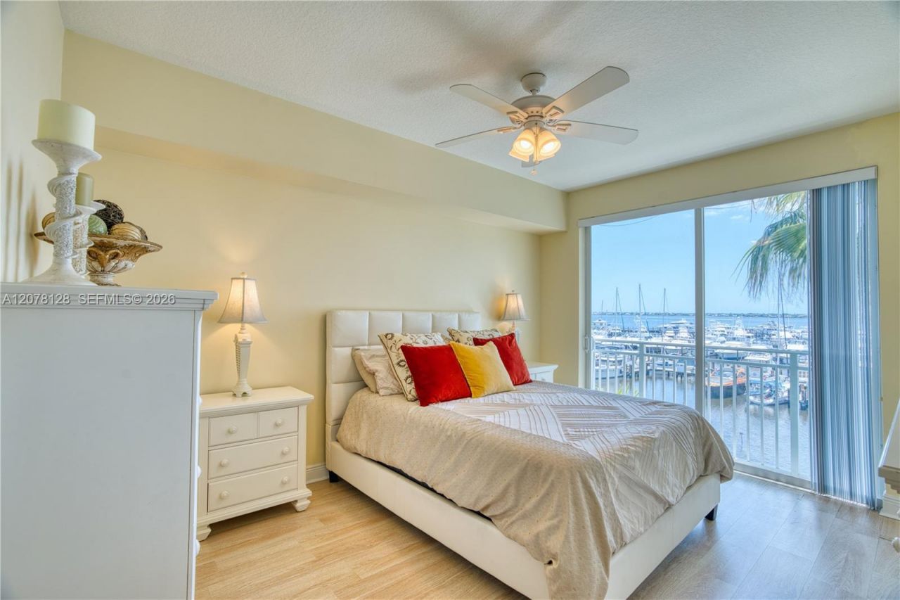 815 NW Flagler Ave, Unit 305, Stuart, FL 34994 Photo