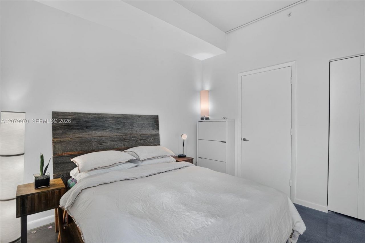 10 SW South River Dr, Unit 1105, Miami, FL 33130 Photo