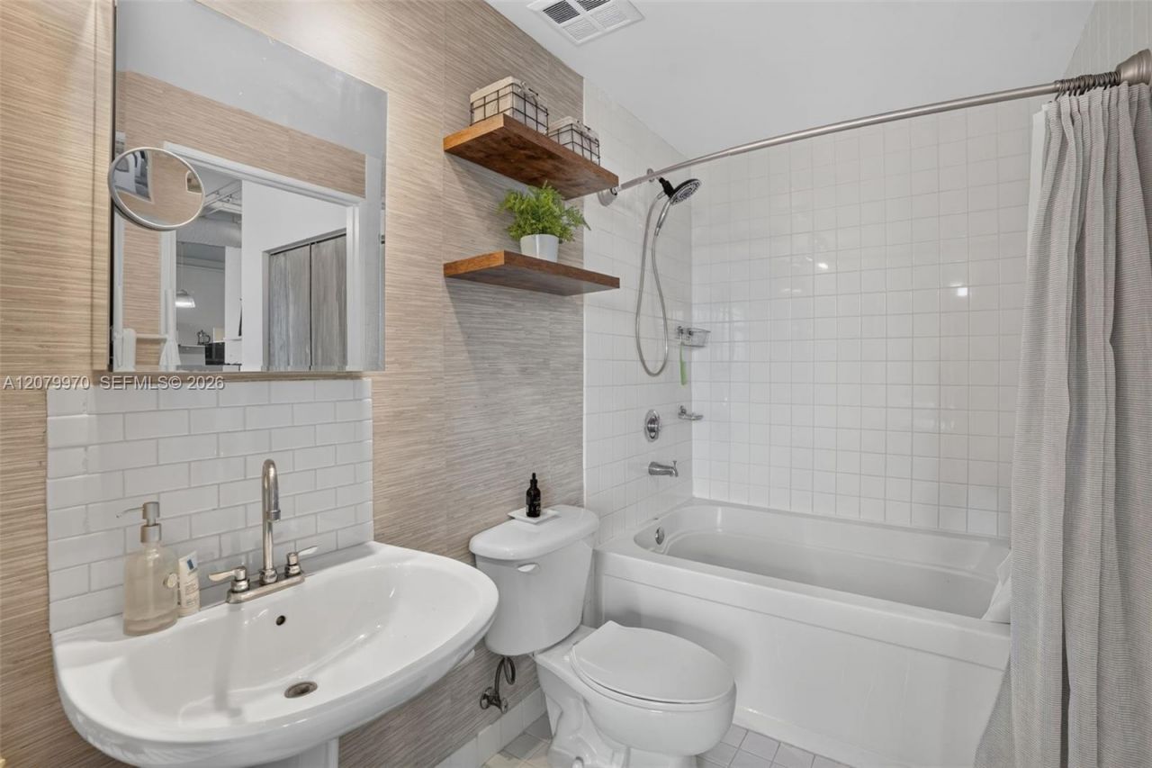 10 SW South River Dr, Unit 1105, Miami, FL 33130 Photo