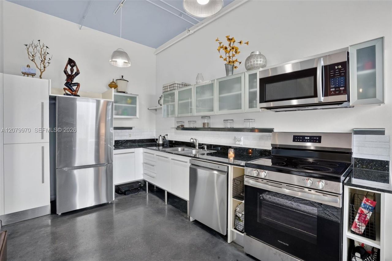 10 SW South River Dr, Unit 1105, Miami, FL 33130 Photo