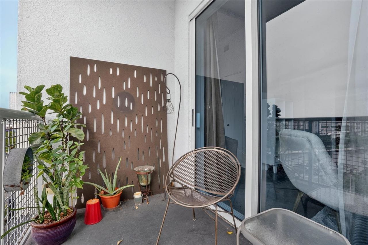 10 SW South River Dr, Unit 1105, Miami, FL 33130 Photo