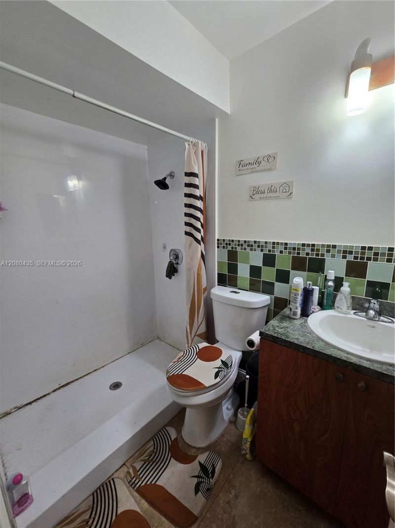 7912 NW 73rd Ave, Tamarac, FL 33321 Photo