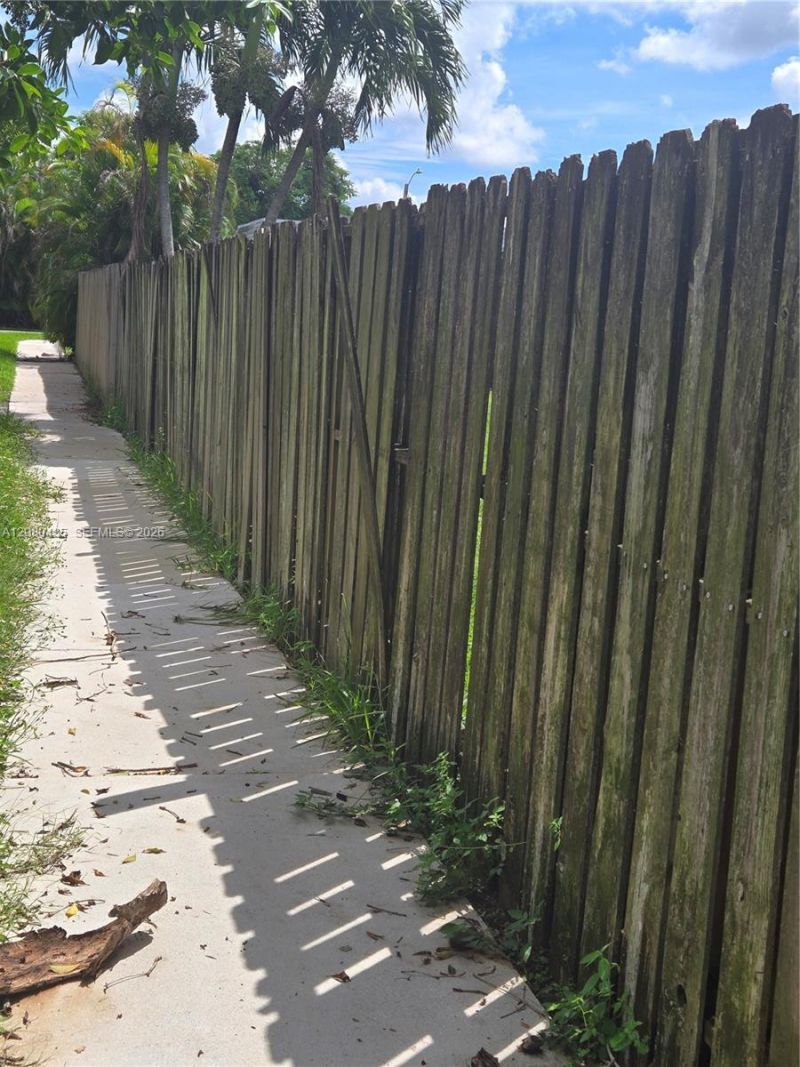 7912 NW 73rd Ave, Tamarac, FL 33321 Photo