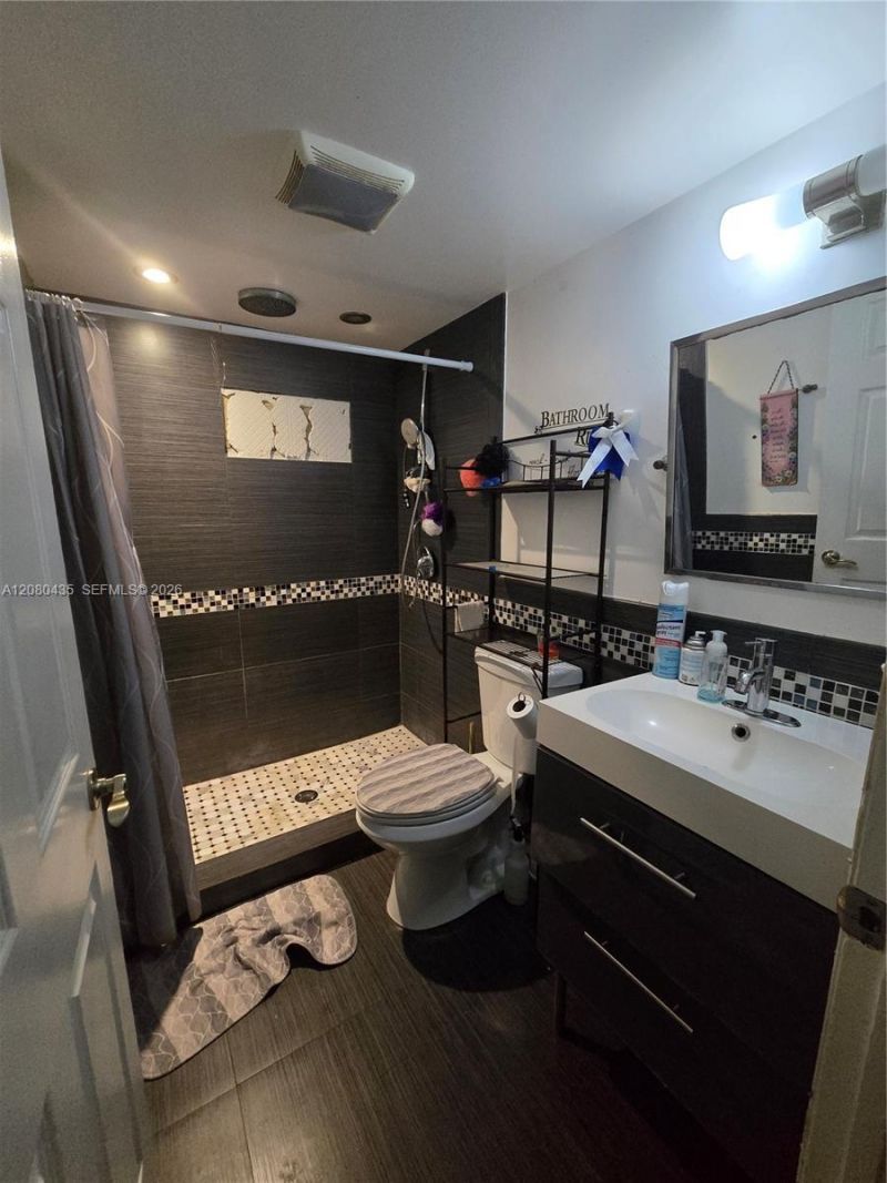 7912 NW 73rd Ave, Tamarac, FL 33321 Photo