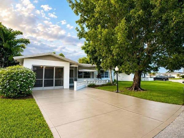 5156 Michael Dr , West Palm Beach, FL 33417